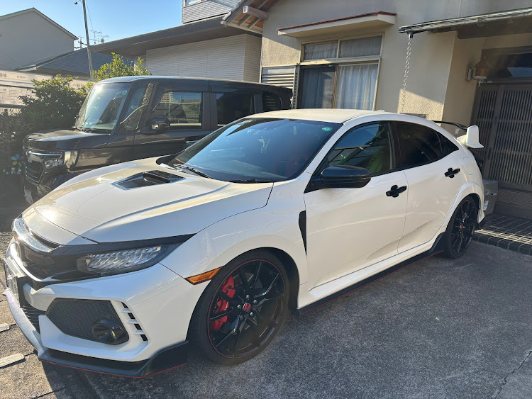 シビックタイプRのブレーキダスト除去・FK8・シビックタイプR・ブレンボキャリパー・中山美穂さんのご冥福をお祈りします。に関するカスタム事例の投稿画像4枚目