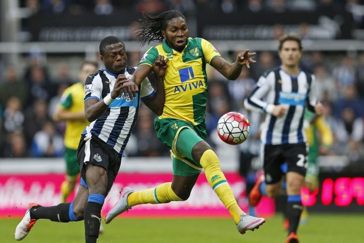 Newcastle pulvérise Norwich, Mitrovic et Mbokani buteurs!