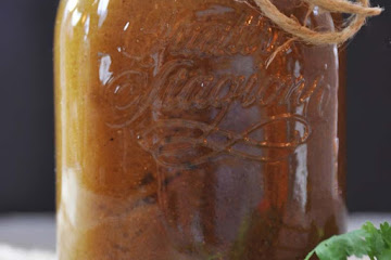 15 Minute 8 Ingredient Homemade Vegan Enchilada Sauce
