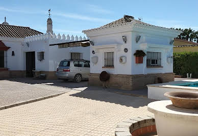 House with pool and garden 2