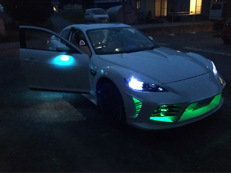 RX-8のrx-8・LEDイルミネーションに関するカスタム事例の投稿画像2枚目