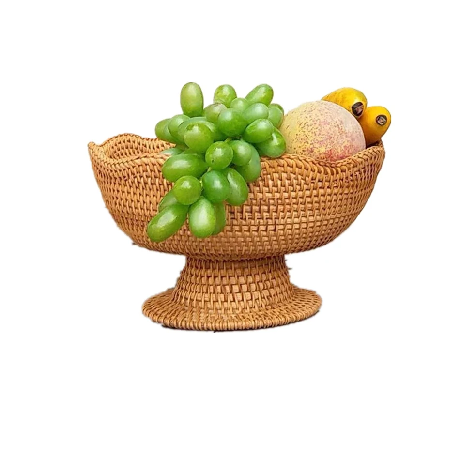 Panier à fruits artisanal en rotin tressé à trois pièces avec pieds hauts, un ajout élégant et fonctionnel pour votre maison