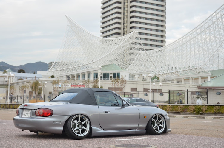 ロードスターのドライブ・神戸ポートタワー・神戸メリケンパーク・あけましておめでとうございますに関するカスタム事例の投稿画像2枚目