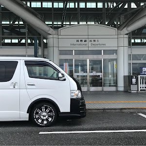 ハイエースバン GDH201V