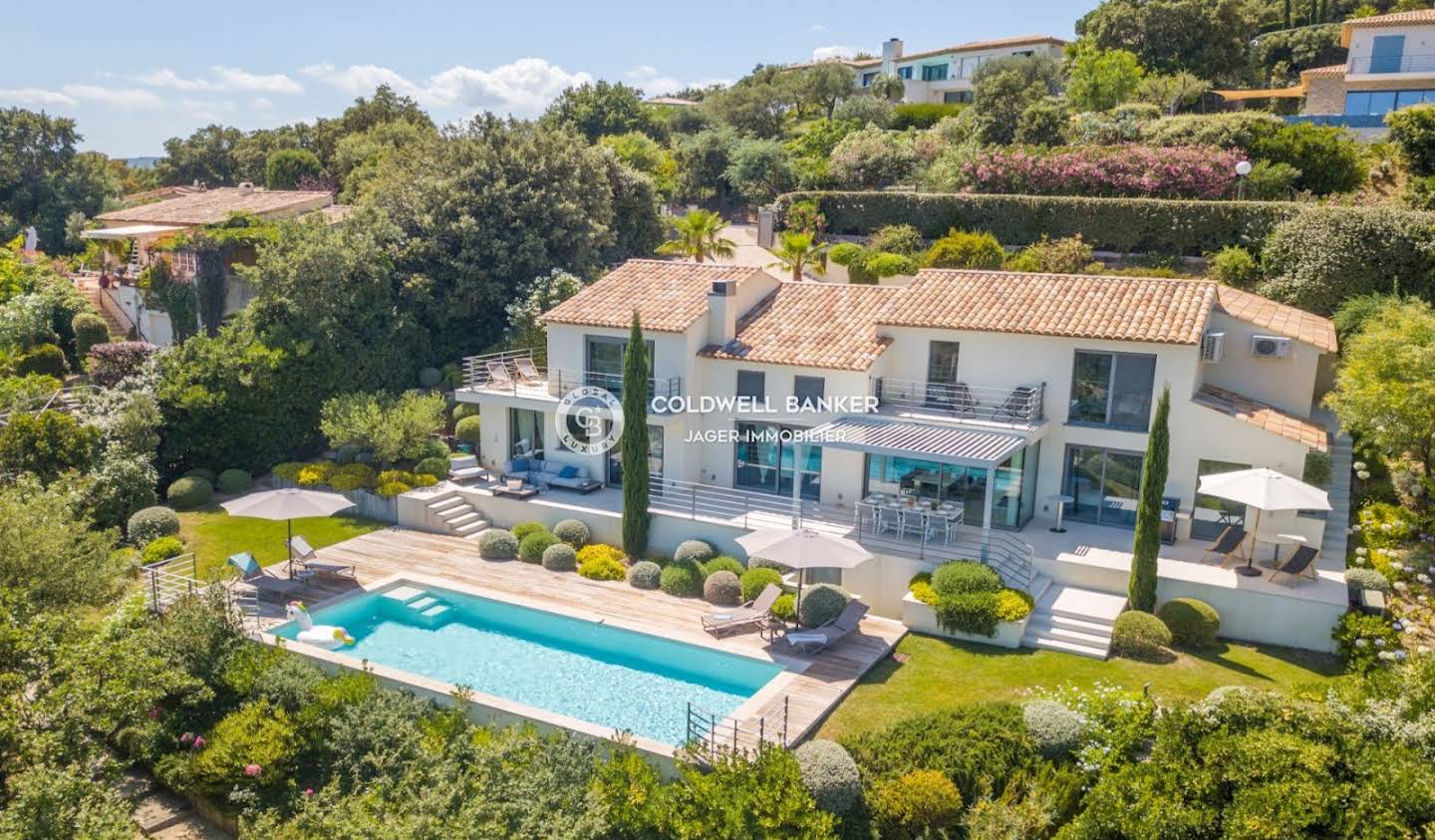 House with pool and terrace Grimaud