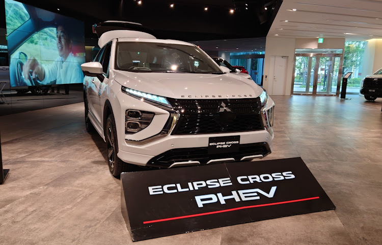 YOU『ゆう』さんが投稿した車好きと繋がりたい・MITSUBISHI・エクリプスクロス・エクリプスクロスPHEV・三菱自動車田町本社ショールームに関するカスタム事例の投稿画像1枚目