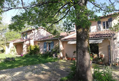 Maison avec piscine et jardin 1