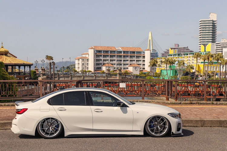 3シリーズ セダンのG20・discover＿ct・和歌山マリーナシティ・ポルトヨーロッパ・スリーポインテッドスターに関するカスタム事例の投稿画像3枚目