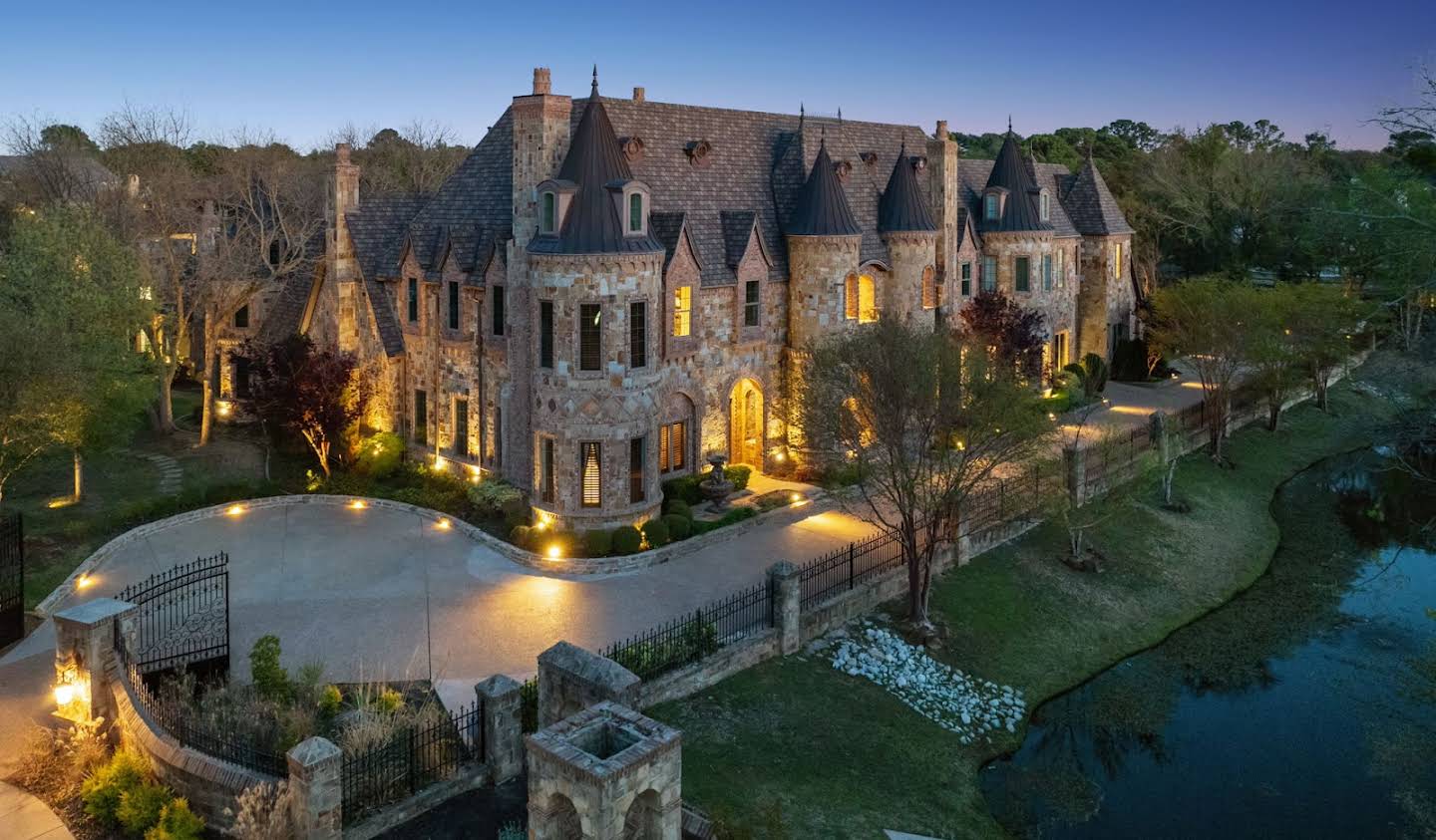 House with pool and terrace Southlake