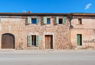 Maison avec piscine et terrasse 1