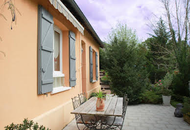 Maison avec terrasse 1