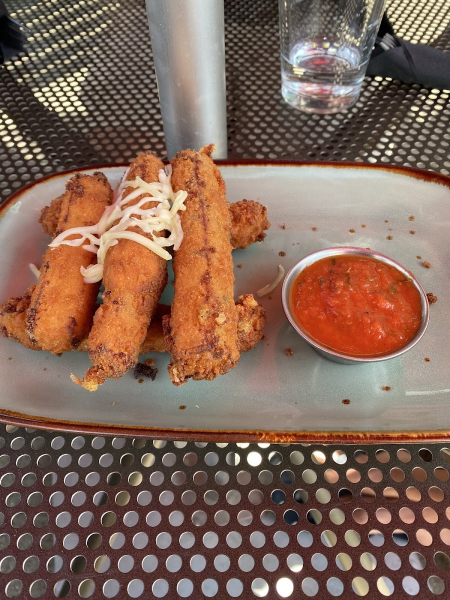 Mozarella sticks are TO DIE FOR