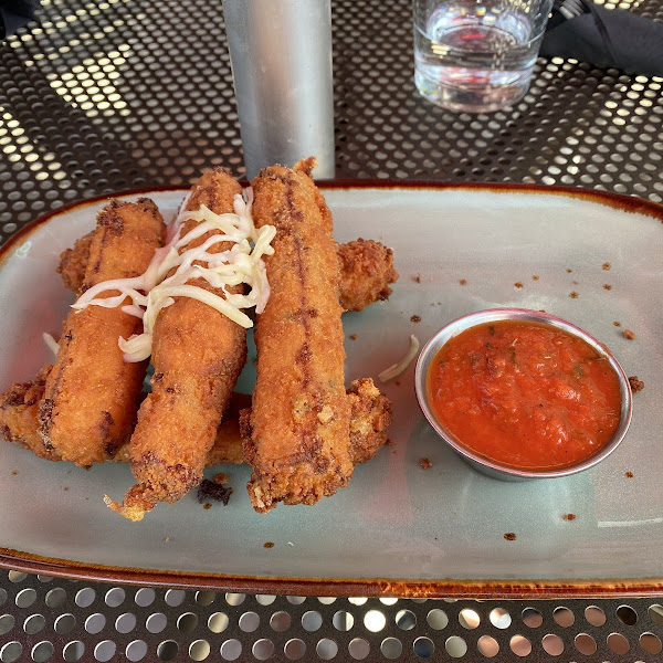 Mozarella sticks are TO DIE FOR