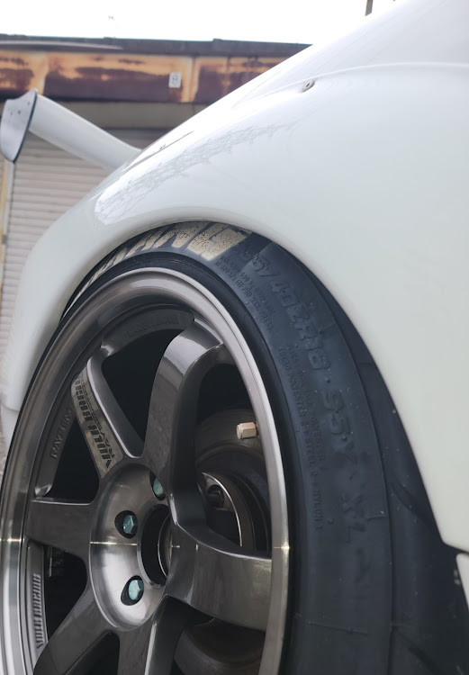 RX-7のタイヤサイズ変更・フェンダークリアランスに関するカスタム事例の投稿画像4枚目