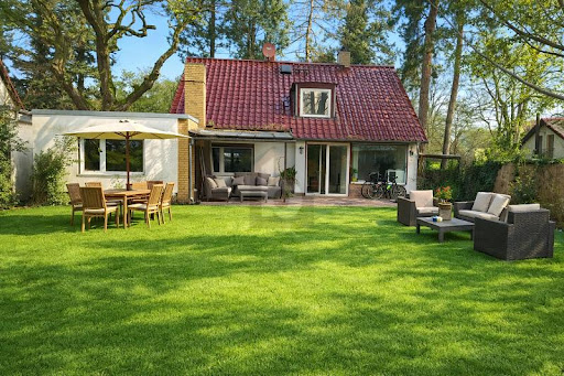Maison avec jardin et terrasse 1