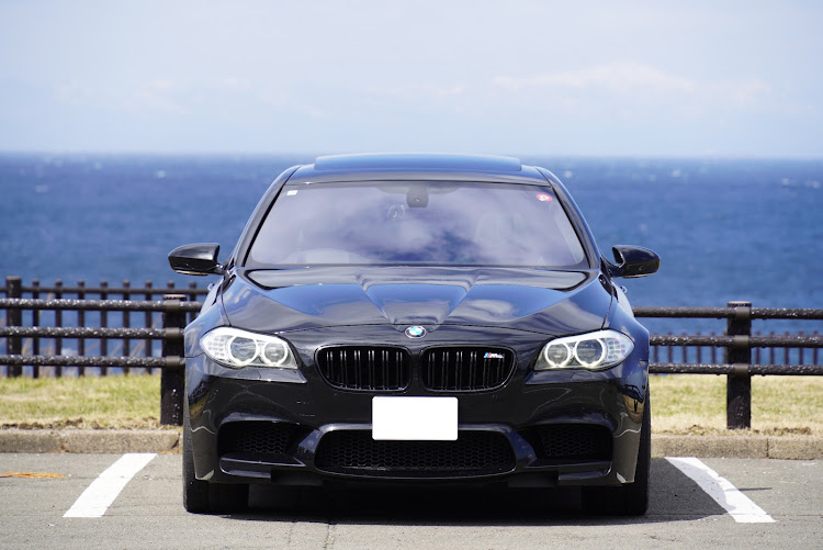 M5のBMW・セダン・駆け抜ける歓び・M・海に関するカスタム事例の投稿画像1枚目