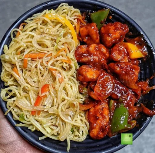 Paneer Chilli + Hakka Noodles