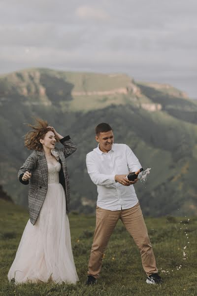 Fotógrafo de casamento Nastya Konnik (anastasikonn). Foto de 24 de junho 2022