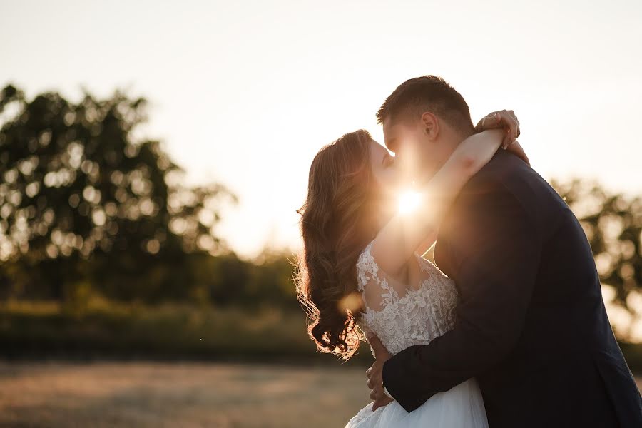 Fotógrafo de casamento Oleg Shvec (svetoleg). Foto de 25 de fevereiro 2018