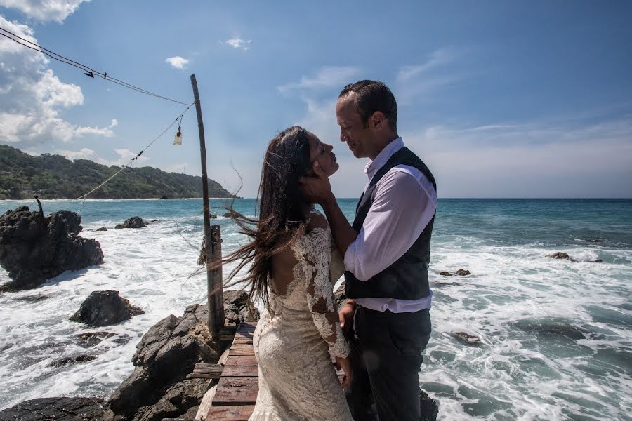Wedding photographer Carina Rodríguez (altoenfoque). Photo of 9 October 2018