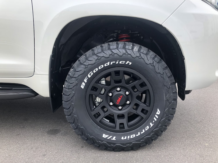 ランドクルーザープラドのリフトアップ・ラテラルロッド・TRD・デフダウン・BFGOODRICHに関するカスタム事例｜車のカスタム情報はCARTUNE