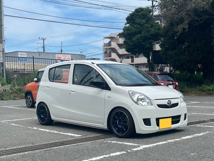 ミラのADVAN RACING RZⅡ・愛車の表情に関するカスタム事例の投稿画像1枚目