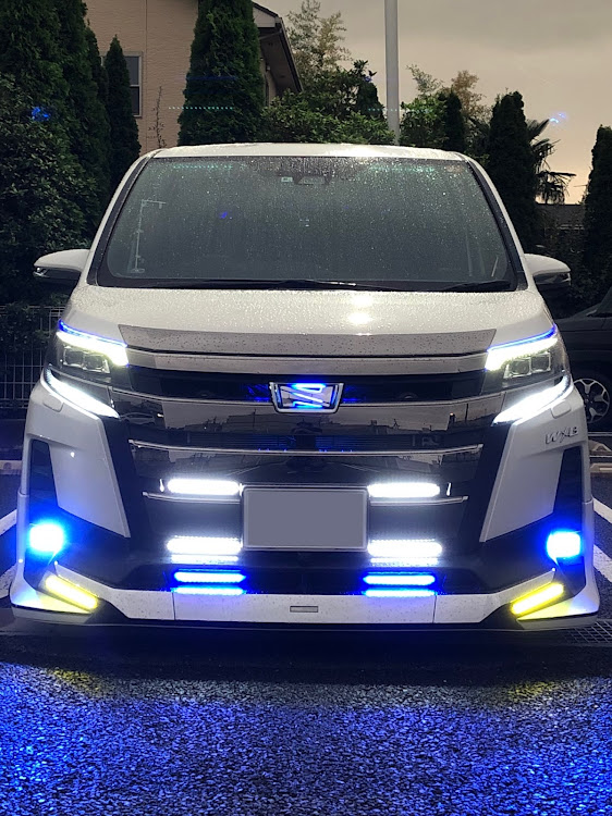 ノアのReliable crew・突然の雨に打たれて〜🎶・天然シャワ〜🚿・(;ﾟﾛﾟ)えッ!!また🤩・ゴチになりまシた🙏🙇‍♂️に関するカスタム事例の投稿画像5枚目