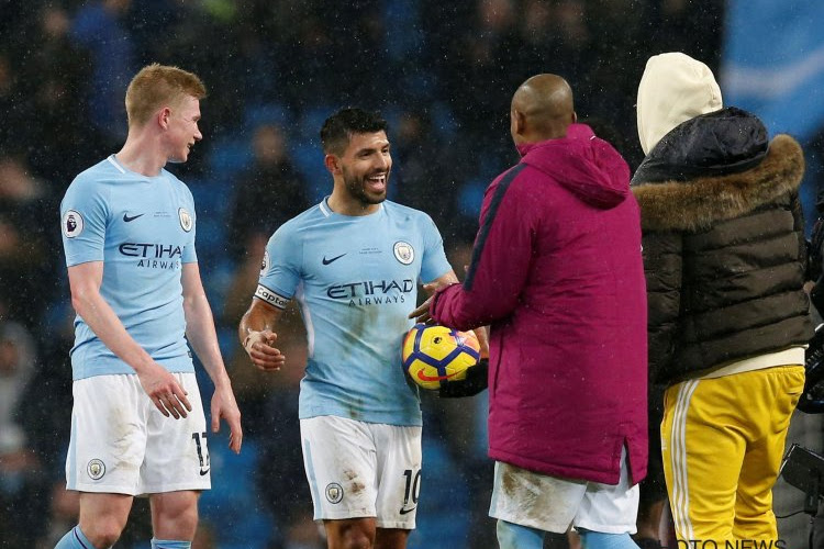 Aguero lance des fleurs à Kevin De Bruyne