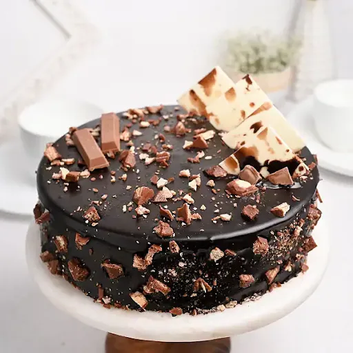 Kitkat Crunch Cake