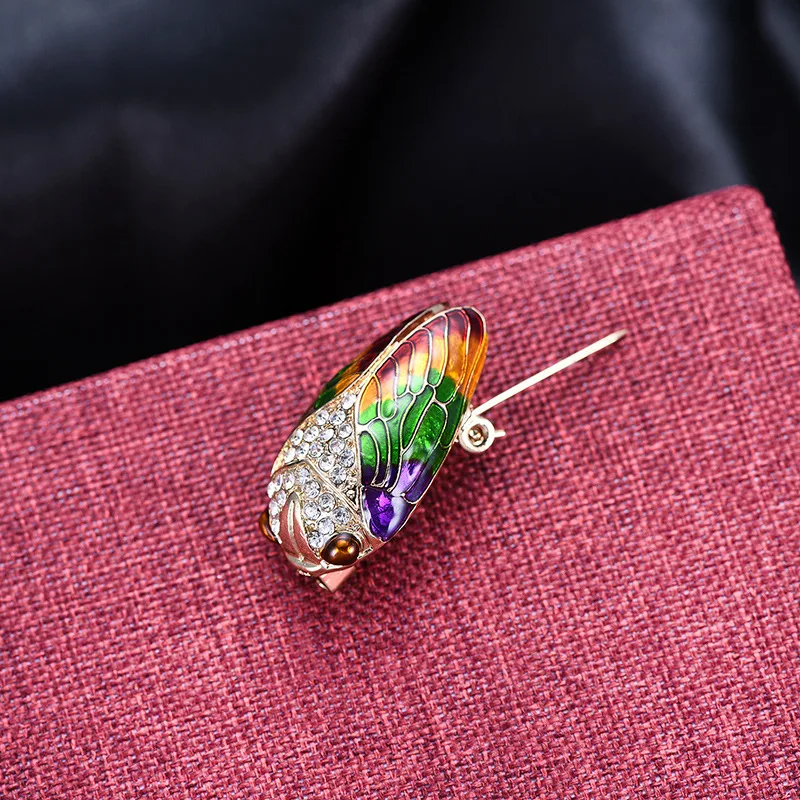 Broche Crystal Vintage Summer Cicada Corsage, animal de alta qualidade, perfeito para adicionar um toque de elegância ao seu visual de verão.