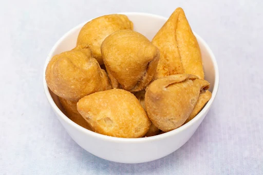 Cocktail Samosa [500 Grams, 20 Pieces]