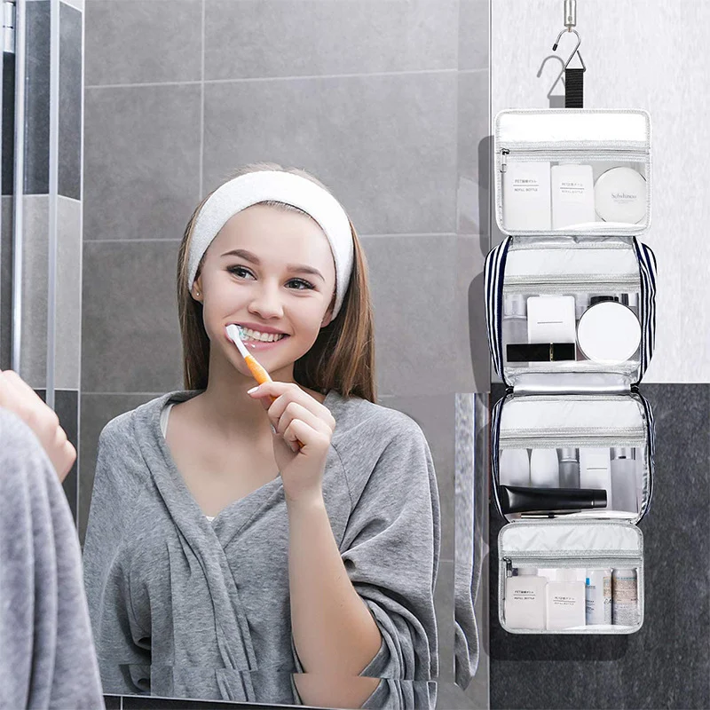 Nieuwe gestreepte dames washandtas. Stijlvol, ruim en perfect voor dagelijks gebruik. Handige schoudertas voor dames, ideaal voor alle gelegenheden.