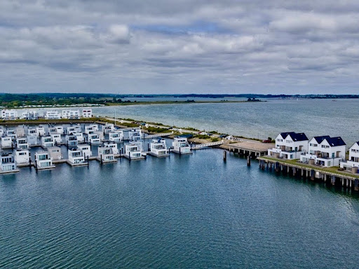 Floating house/ houseboat ANTARES ONE Olpenitz