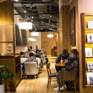 蔦屋書店 Tsutaya Bookstore(台中市政店)