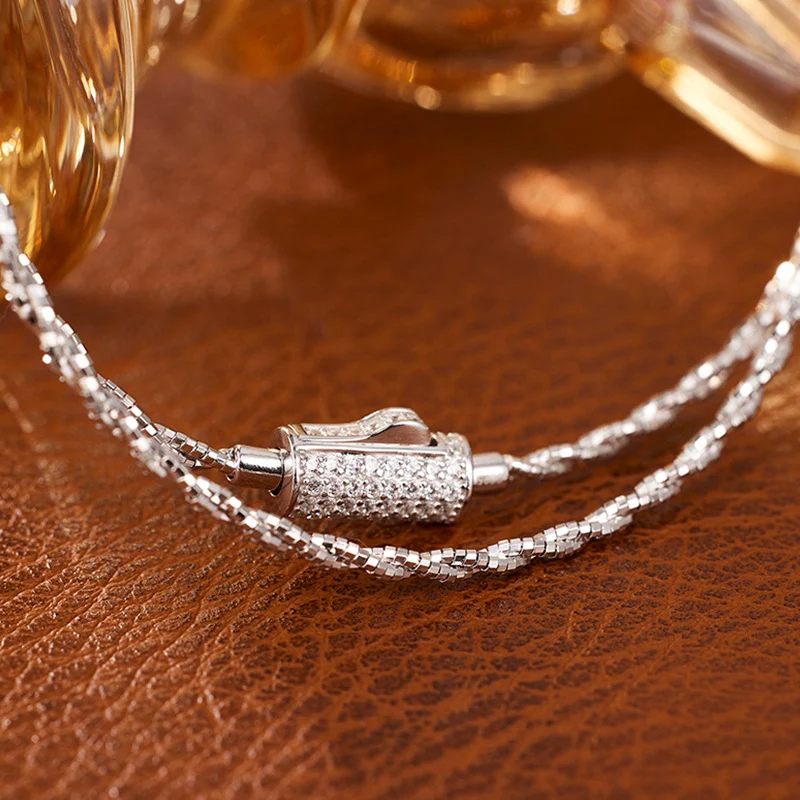 Colar Feminino S925 Prata Esterlina, Luxo Leve com Design de Corrente Avançado, Micro Zircônia Incrustada e Flores de Cânhamo.