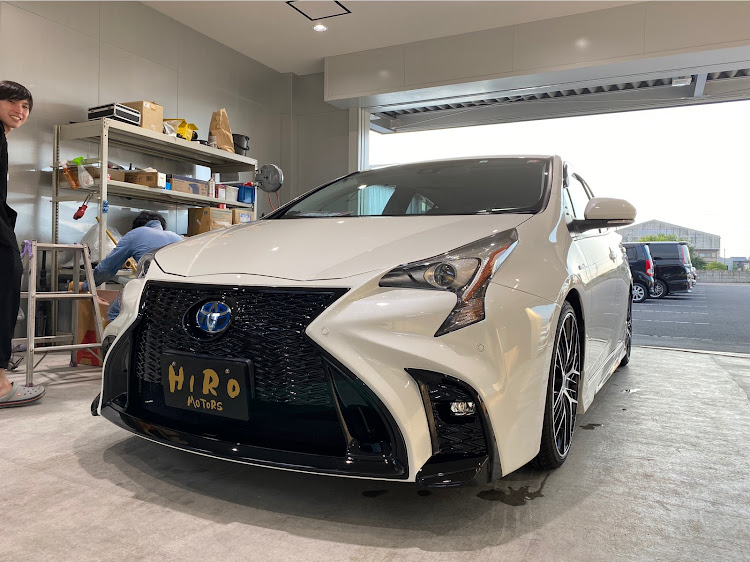 プリウスのエイムゲイン・納車待ち・50プリウス・プリウス乗りと繋がりたい・車高調整に関するカスタム事例の投稿画像1枚目
