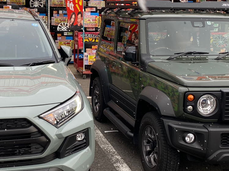 RAV4の友人・ジムニー・オートバックス・駐車場・背面写真に関するカスタム事例の投稿画像2枚目