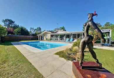 Maison avec piscine et terrasse 17