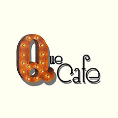 The Que Cafe, Kasumpti, Kasumpti logo