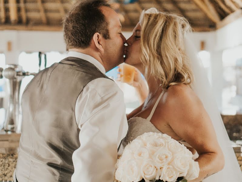 Fotógrafo de casamento Monica Casillas (flowerbythesea). Foto de 8 de abril 2018