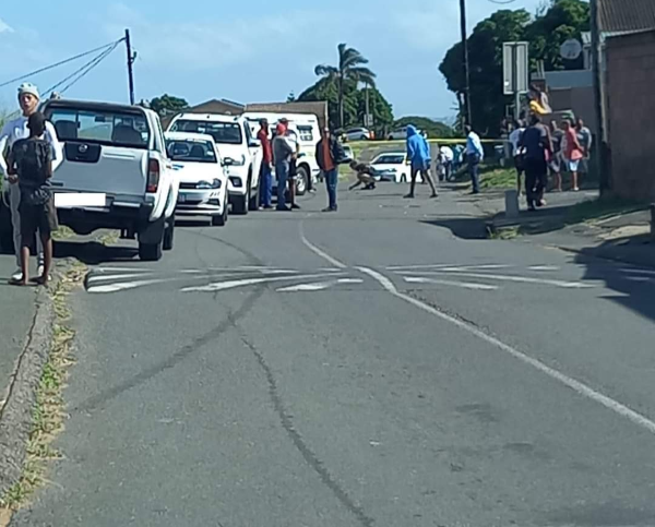 Residents of Wentworth, Durban, were left shaken when gunmen opened rapid fire in the suburb on Monday afternoon.