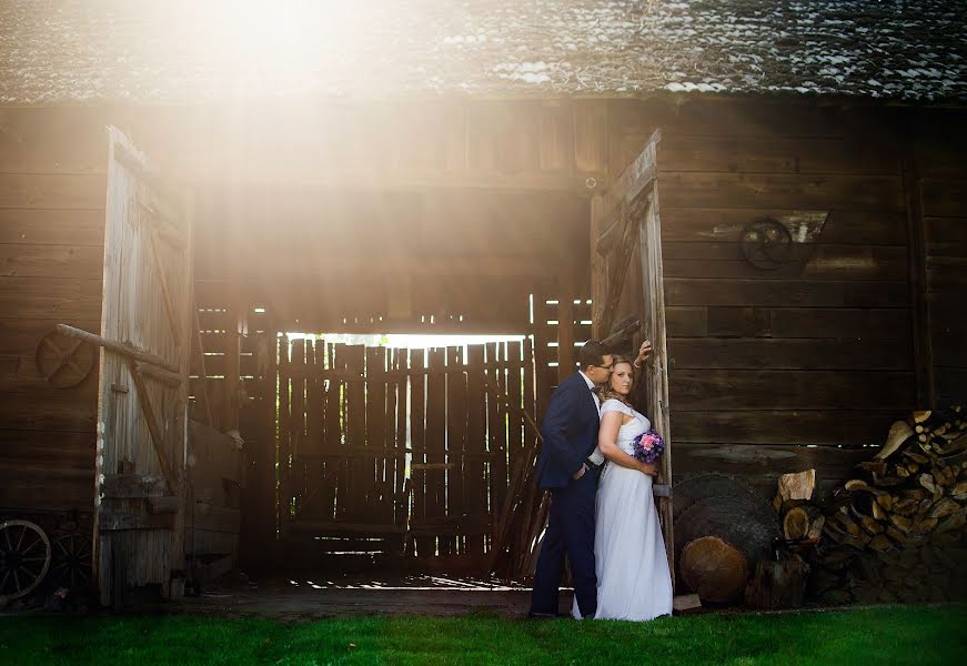 Fotografo di matrimoni Mirek Basista (fotoperla). Foto del 1 febbraio 2017