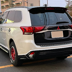 アウトランダーPHEV GG2W