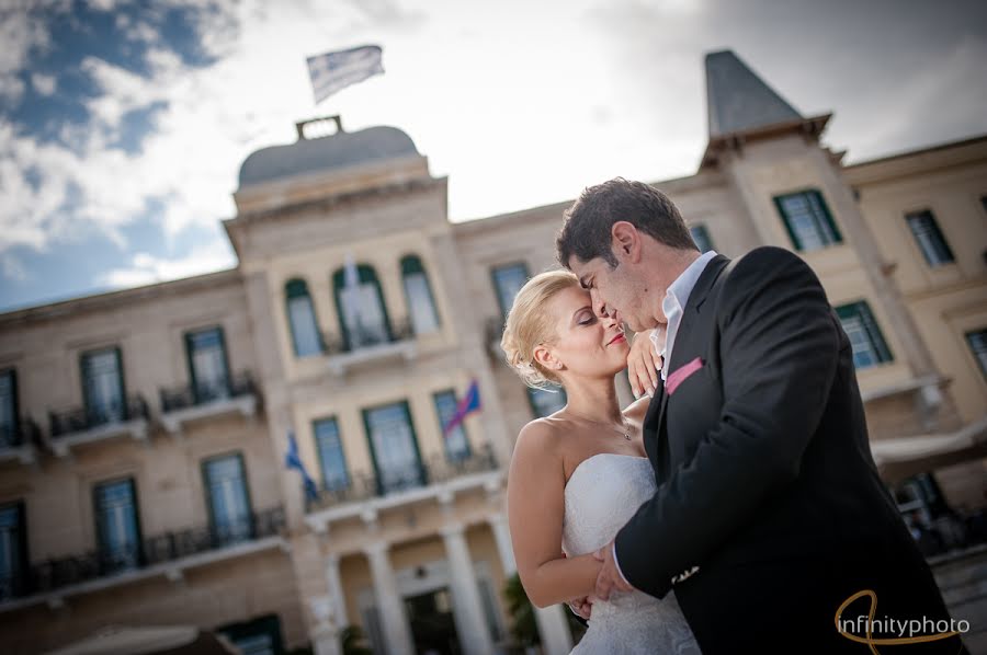 Fotografo di matrimoni Stefanos Lampridis (infinityphoto). Foto del 30 settembre 2015