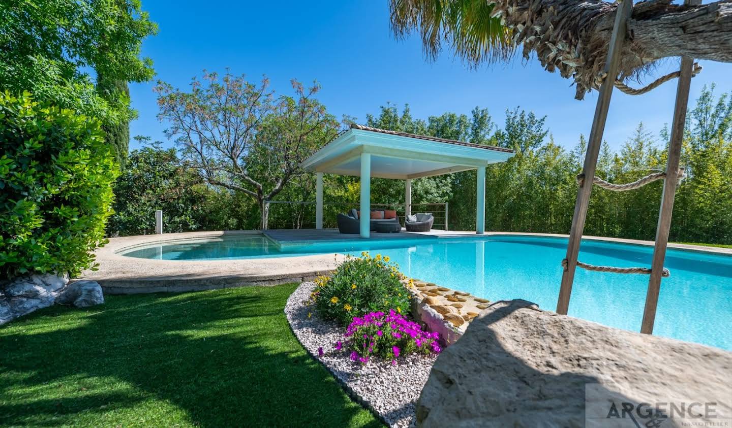 House with pool Saint-Mathieu-de-Tréviers