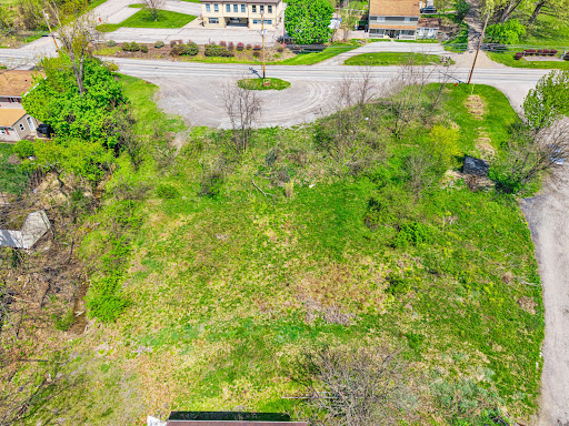 Vacant lot with vegetation and road - Luxury apartment / penthouse for sale in Pittsburgh