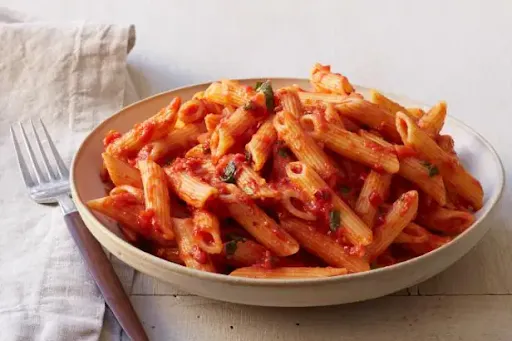 Veg Red Sauce Pasta [Serves 1]