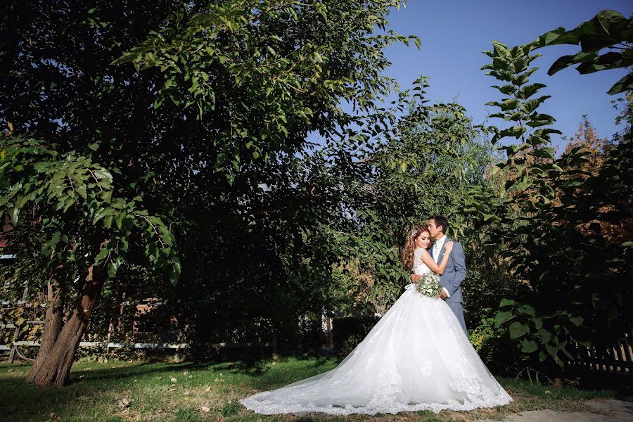 Fotógrafo de casamento Zulya Ilyasova (fotozu). Foto de 21 de fevereiro 2018