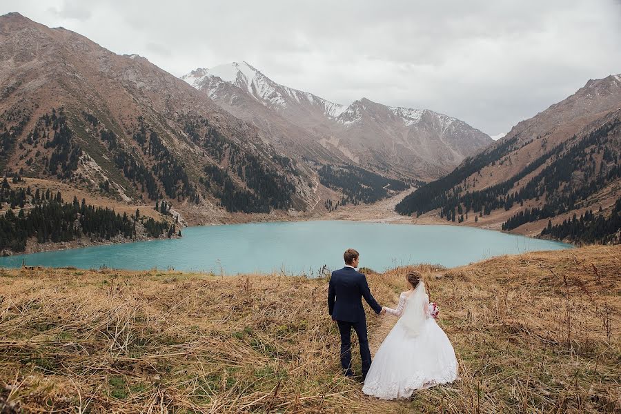 Wedding photographer Vladimir Akulenko (akulenko). Photo of 29 March 2020