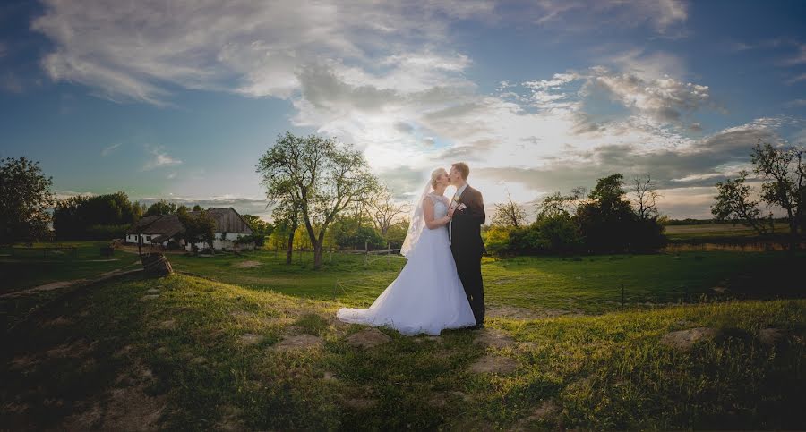 Fotógrafo de casamento Dávid Moór (moordavid). Foto de 14 de maio 2017